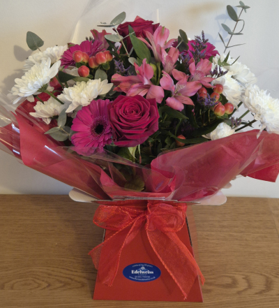 Winter Warmth - A beautiful selection of winter warm colours. Including reds, burgundy and deep cerise pinks.  Incorporating fragrant winter greens.